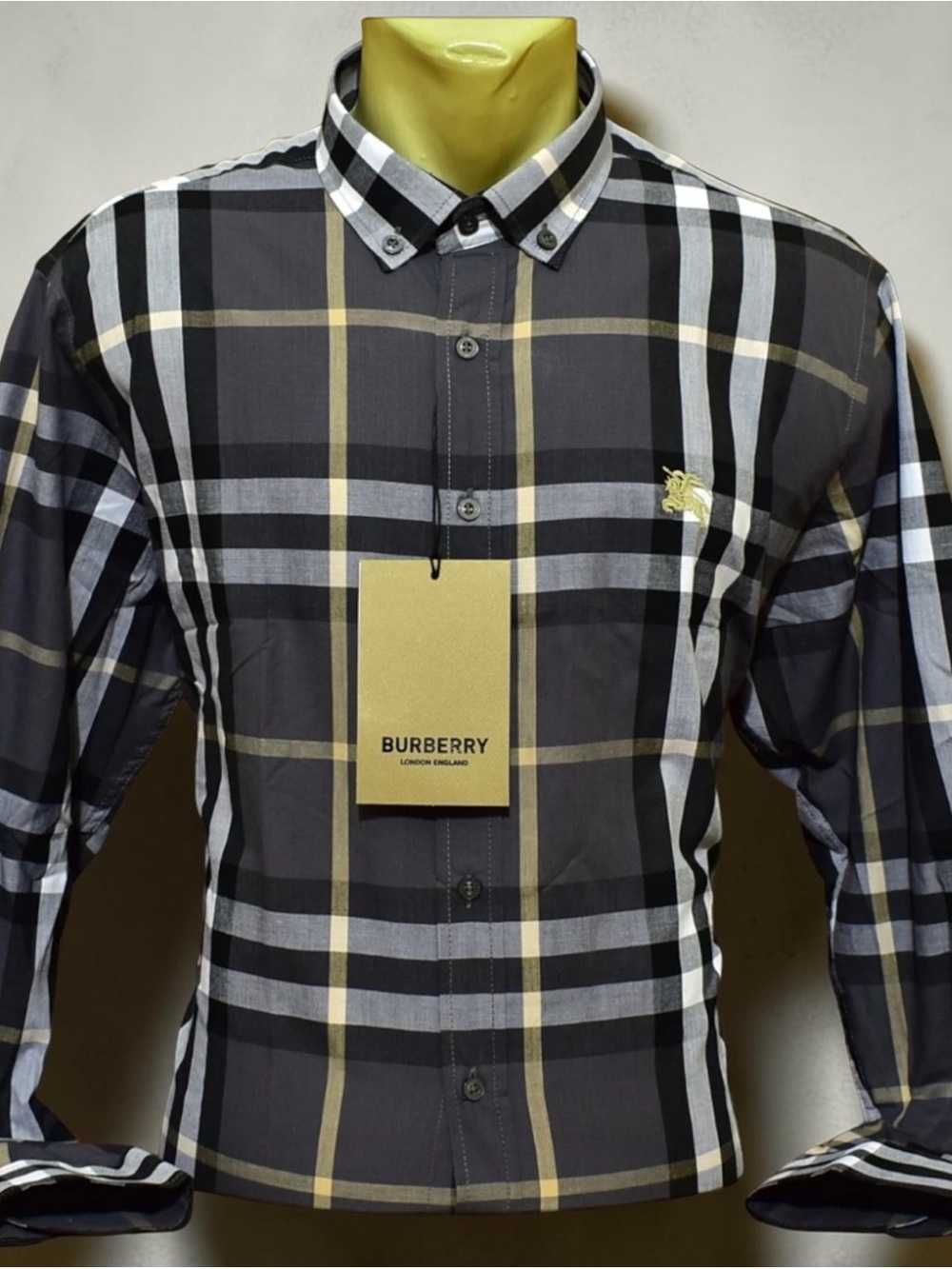Burberry Men’s Black & Beige Plaid Button-Down Shirt size M